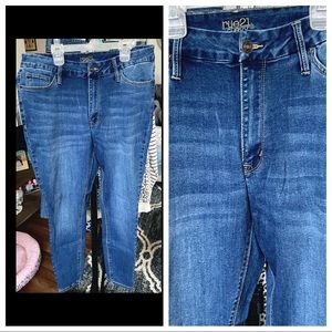 LIKE 🆕 MINT Condition • Rue21 Curvy High-Waisted Skinny Jeans ✨ Size 14 ‼️